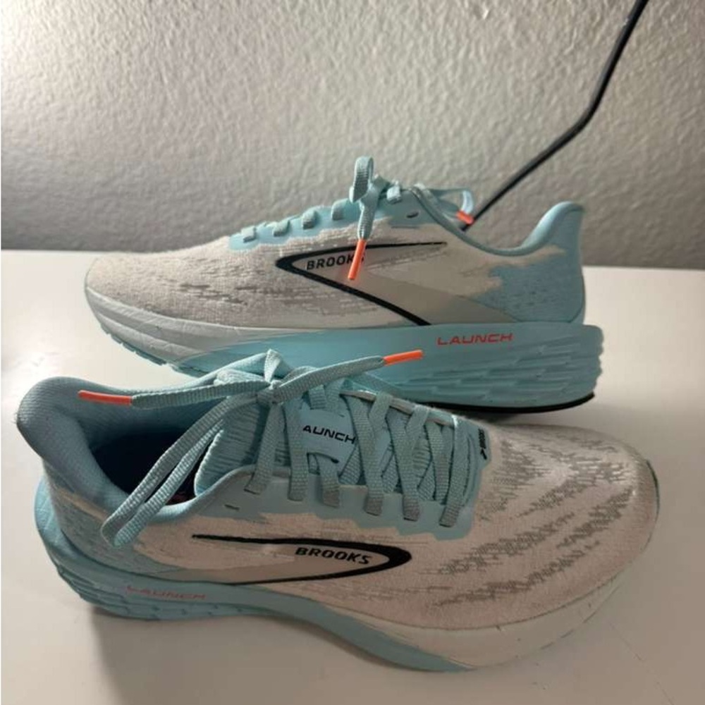 Brooks Women's Launch 11 Athletic Shoes - White and Teal - Picture 6 of 9